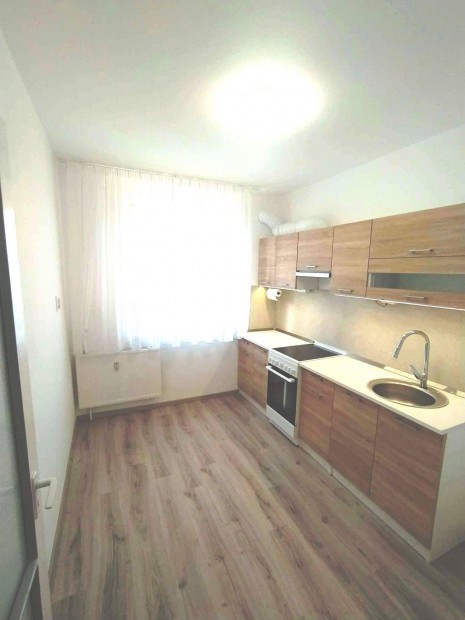 Kiad� C�vis utca 2 sz�m alatti ingatlan