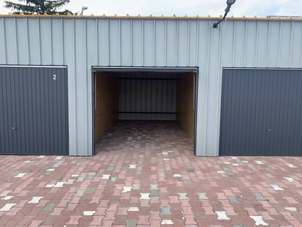 Kiad� Gar�zs Rakt�r V�c