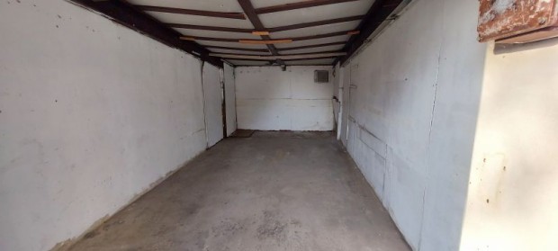 Kiad� Gar�zs Ur�nv�rosban!