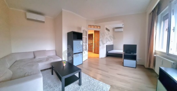 Kiad� Lajos utc�ban, �jlakon, 37 m-es, 1+1 szob�s, berendezett lak�s!