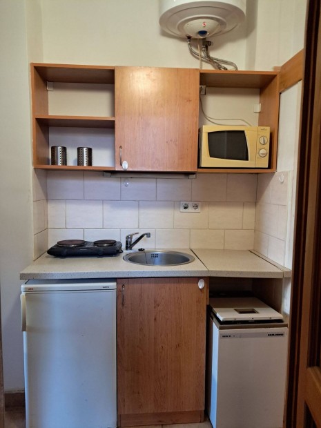 Kiad� Lak�s A Corvin Pl�z�n�l