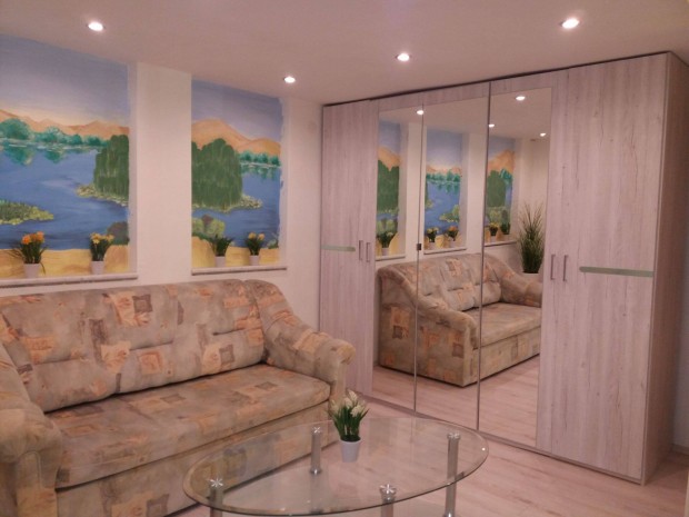 Kiad� Lak�s Budapesten