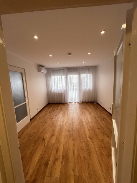 Kiad� Lak�s Havanna Lak�telepen!