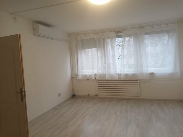 Kiad� Lak�s XXI. ker�let