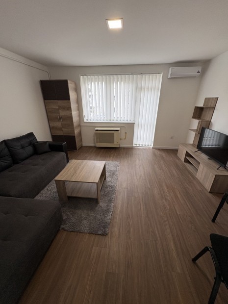 Kiad� Lak�s, Ny�regyh�za 120.000 Ft