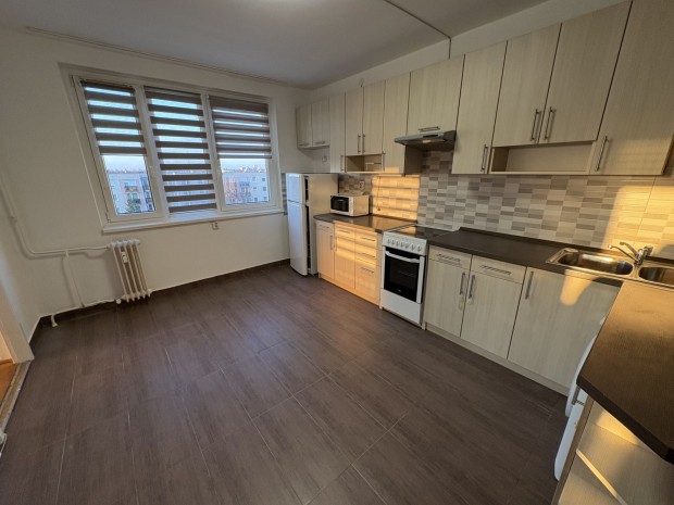 Kiad� Lak�s, Ny�regyh�za 120.000 Ft