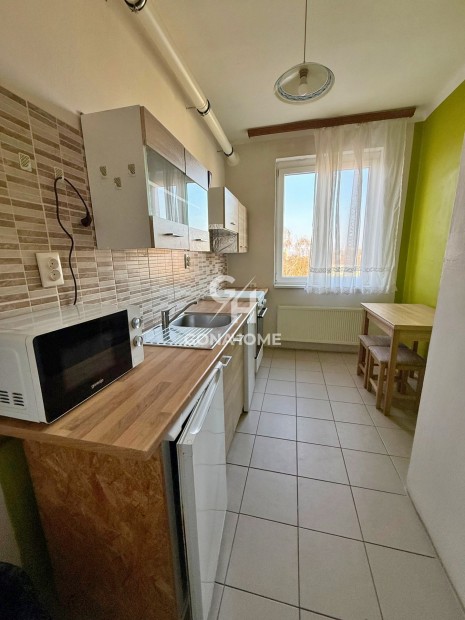 Kiad� Lak�s, Veszpr�m 170.000 Ft