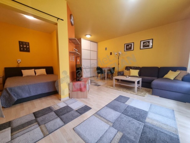 Kiad� L�port�rd�l�n, a Szabolcs utc�ban 42 m-es, 2 szob�s �jszer�!