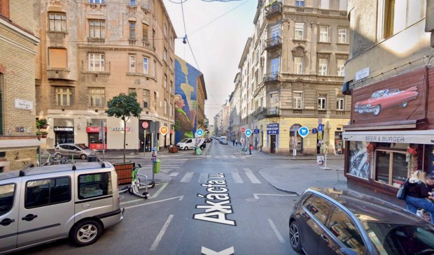 Kiad� Melegkonyh�s �zlet,VII.ker.Belv�ros Sz�v�ben, Bulinegyed, Ak�cfa