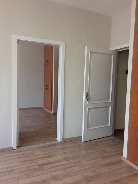 Kiad Miskolc belvrosi 54,4 m2 egymsbl nyl 2 iroda