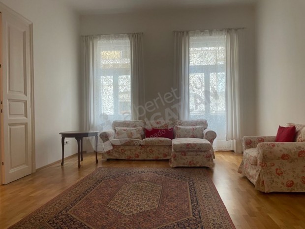 Kiad� Moln�r utc�ban az 5. ker.-ben, 3 szob�s-erk�lyes lak�s!