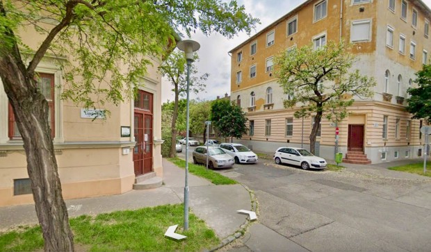 Kiad� Munk�ssz�ll� ,Hostel , Csal�di H�z ,�n�ll� �p�let X.ker,Liget T�