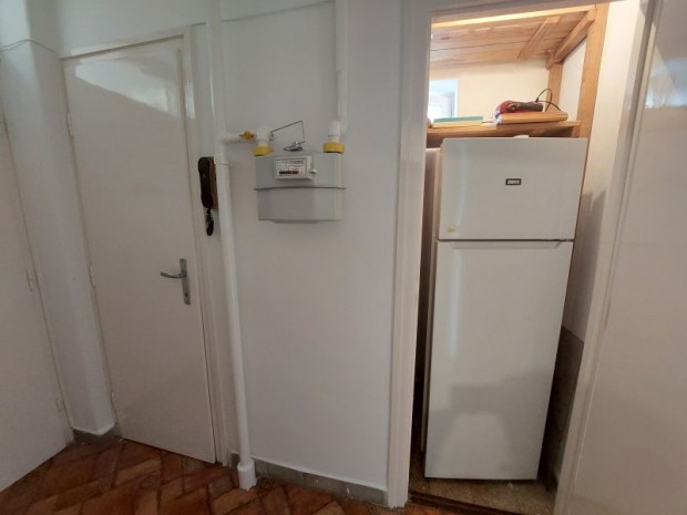 Kiad� P�cs belv�ros�ban, Fiatal p�roknak �s di�koknak!