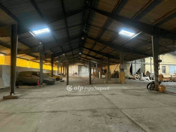 Kiad� Rakt�r, Mosonszentmikl�s