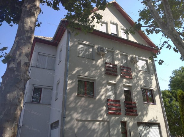 Kiadó Szandaszőlős központjában tégla lakás!