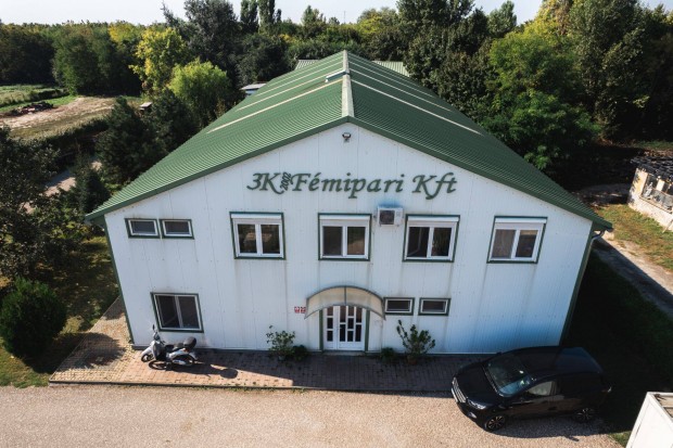 Kiadó Üzemcsarnok Polgárdi Frekventált Helyén!