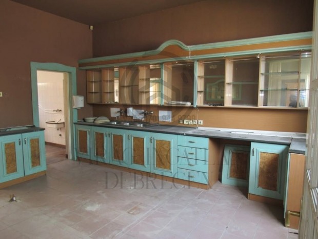 Kiad� �zlethelyis�g, Debrecen 350.000 Ft