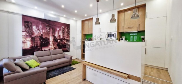 Kiad� V ker Bihari J�nos utc�ban, Exkluz�v, 40 m2-es, 2 szob�s lak�s