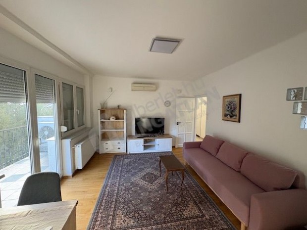 Kiad� a Bimb� �ton a II. ker�letben egy 1. emeleti lak�s.