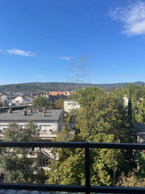 Kiad� a II ker Bimb� �ton egy 4 sz lak�s.