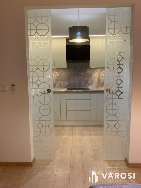 Kiad� a nagyerd� sz�v�ben, nem csak h�z, egy okos �lett�r