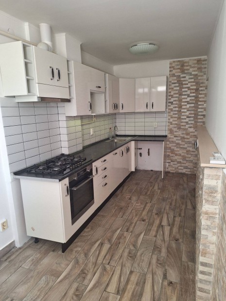 Kiad� alb�rlet �rd Parkv�ros, Szigetv�ri utca