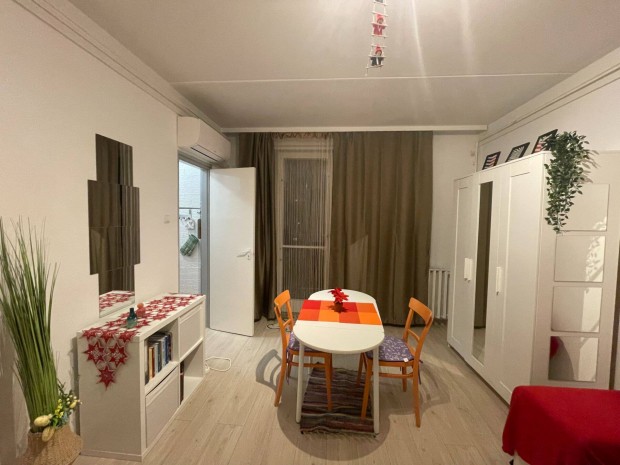 Kiad� alb�rlet Miskolc, Avas