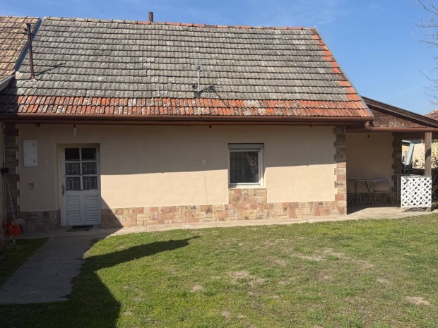 Kiad� alb�rlet Tiszaalp�ron