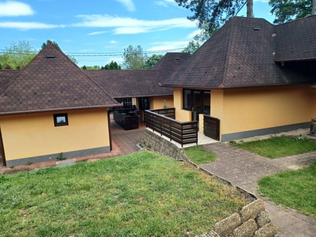 Kiadó apartmanok balatonalmádiban