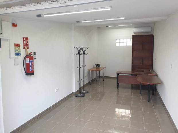 Kiad� bels�udvaros �zlethelyis�g 5600 B�k�scsaba Szarvasi �t 19