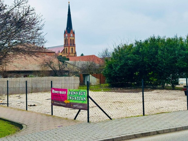 Kiad� belv�rosi saroktelek, kiemelked� �zleti lehet�s�gk�nt R�ckev�n