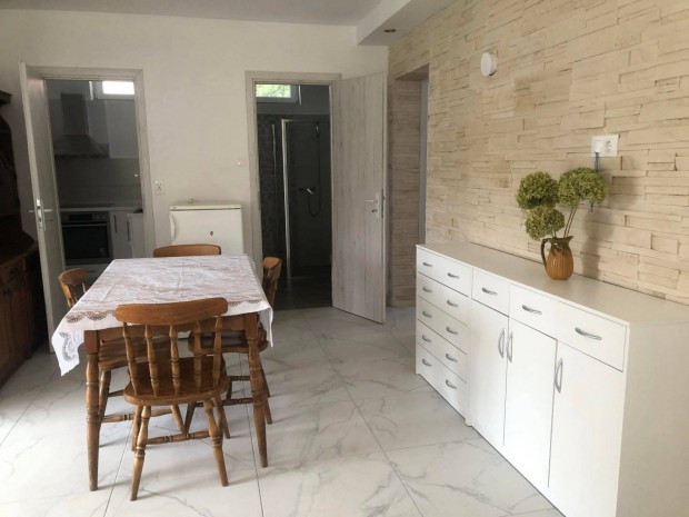 Kiad� csal�di h�z az Ausztri�t�l 30km-re Kapuv�r mellett