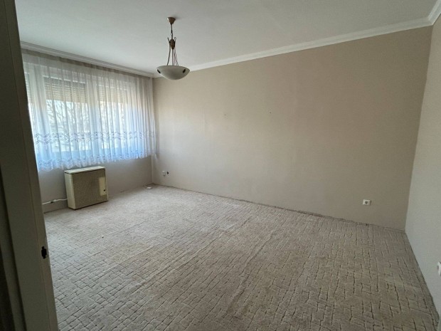 Kiad� egy szob�s lak�s