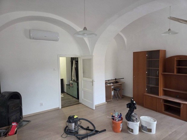 Kiad� fel�j�tott lak�s K�szegen 