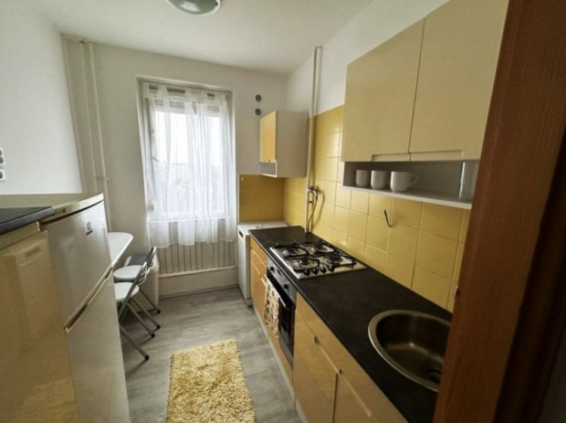 Kiad� fel�j�tott lak�s P�cs-Kertv�rosban!