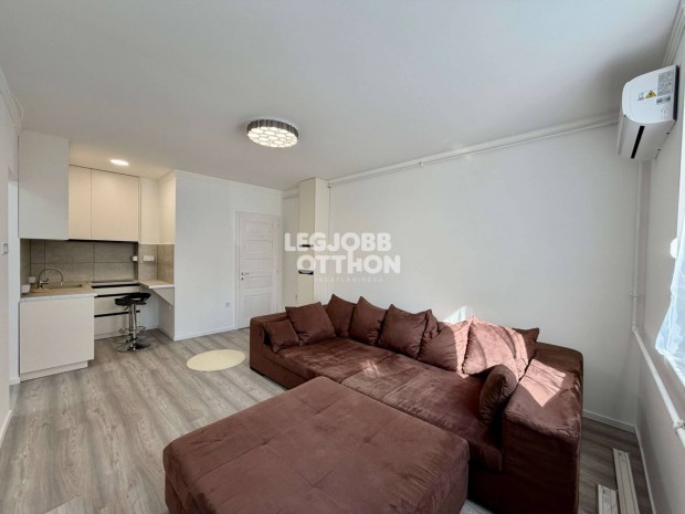 Kiad� frissen fel�j�tott ingatlan Cegl�den �zleti vagy lakhat�si c�lra