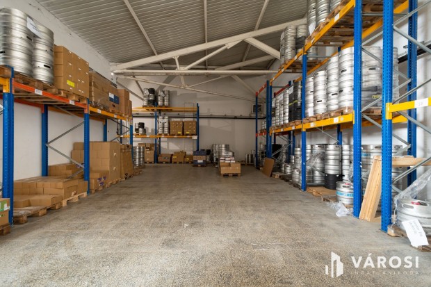 Kiadó fűthető 190 m2 raktár a Váci úton, parkolóval