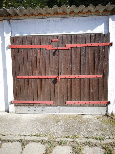 Kiad� gar�zs Esztergomban