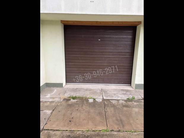 Kiad garzs, Bkscsaba Bkscsaba-Belvros, Lzr utca, 30000 335_ph