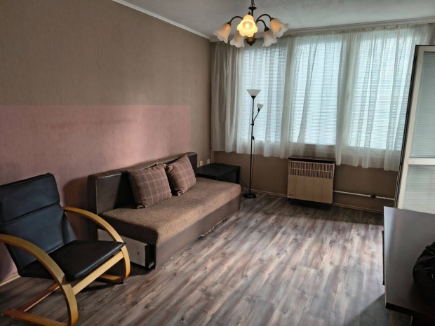 Kiad� garzon Eger belv�rosban