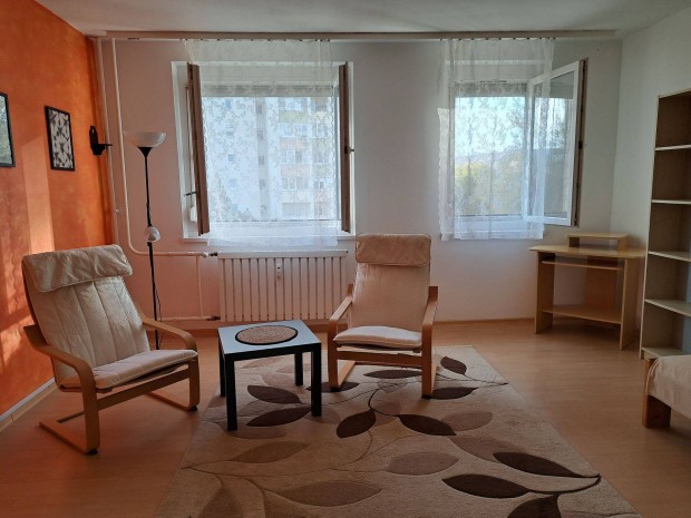 Kiad� garzonlak�s B�k�smegyeren