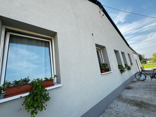 Kiad� h�z, Gy�r