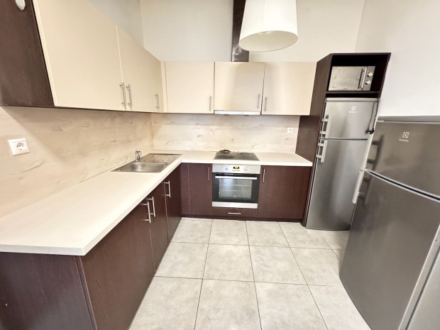 Kiad� h�z, Gy�r