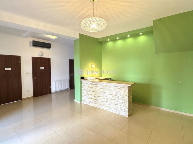 Kiad� ig�nyes iroda�p�let a belv�rosban, Szombathely