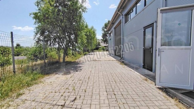 Kiad� ipari, Sziksz� Sziksz�, 1200000 Ft, 511 nm 1643_gaimp