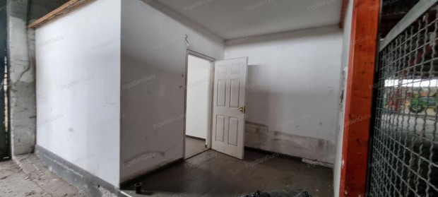 Kiad� ipari ingatlan Albertirsa, Irsa