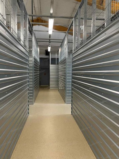 Kiad� ipari ingatlan Kecskem�t