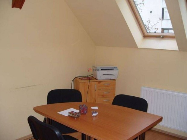 Kiad� iroda, B�k�scsaba B�k�scsaba-Belv�ros, Kinizsi utca, 2 526_koimp