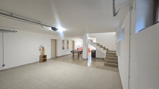 Kiad� iroda, G�d Fels�g�d, 250000 Ft, 114 nm 11942_bhi