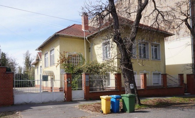 Kiadó iroda, irodaház